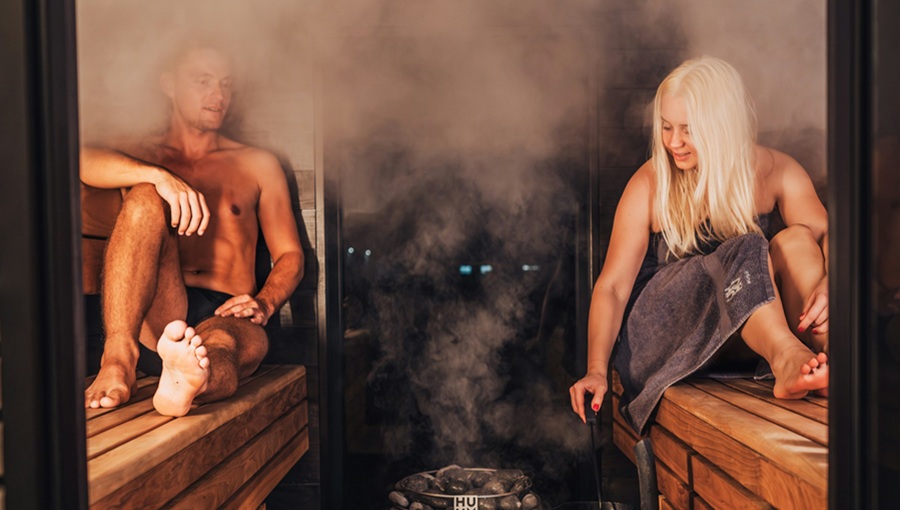 szauna férfi nő