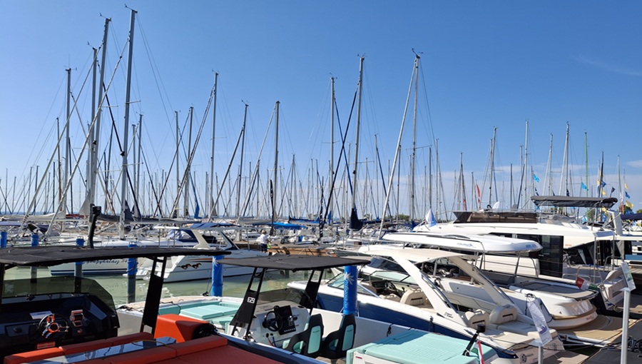 balatonkenese kikötő