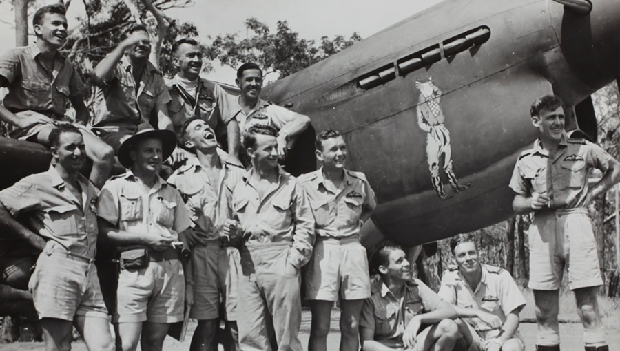 második világháborús fotó vadászgép emberek