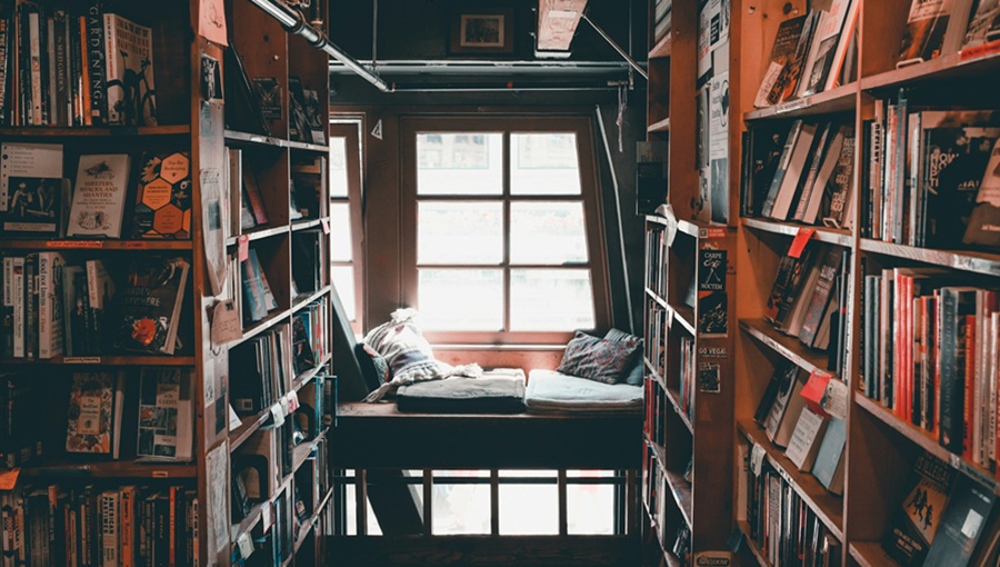 5 reális cél novemberre alkóv könyvek ablak