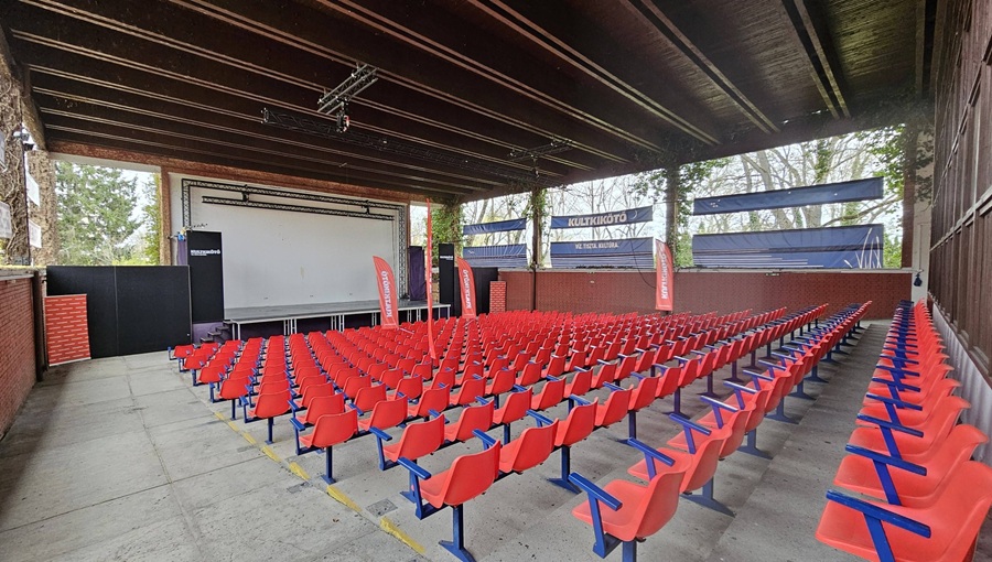 csukas szinhaz balatonszarszo