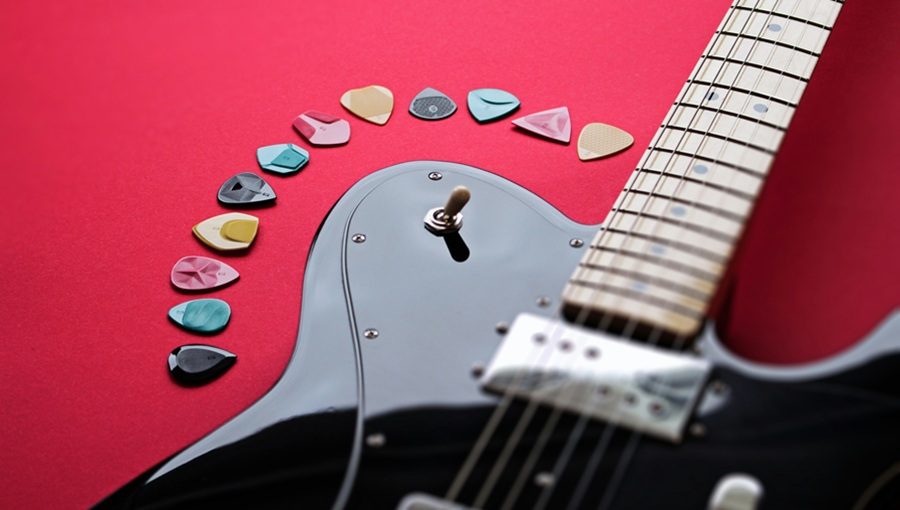 20 éves a Nemzetközi Gitárfesztivál színes gitár