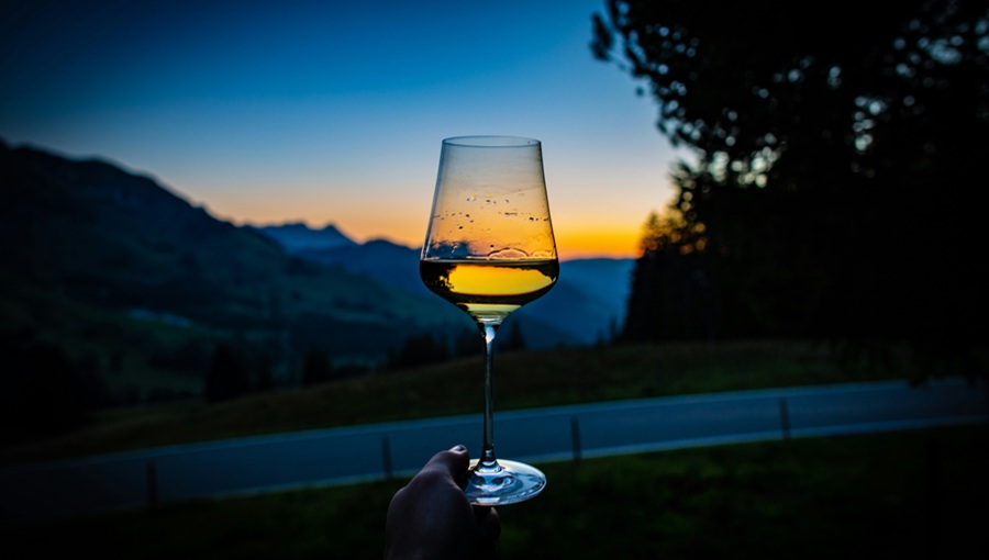 Négy koncerttel vár a Varga BalaTone Badacsonyörs wine table
